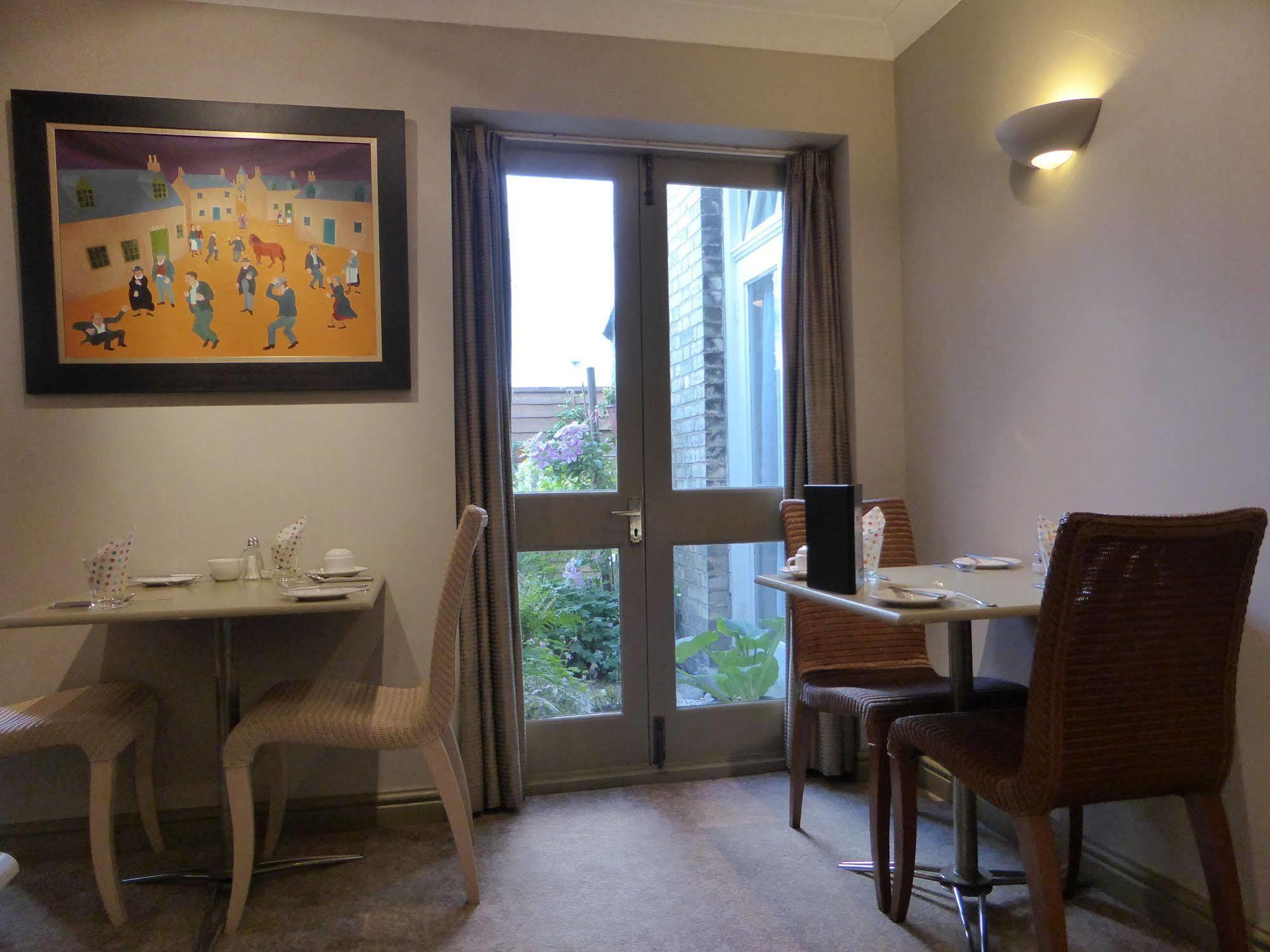 Lynwood House 4*